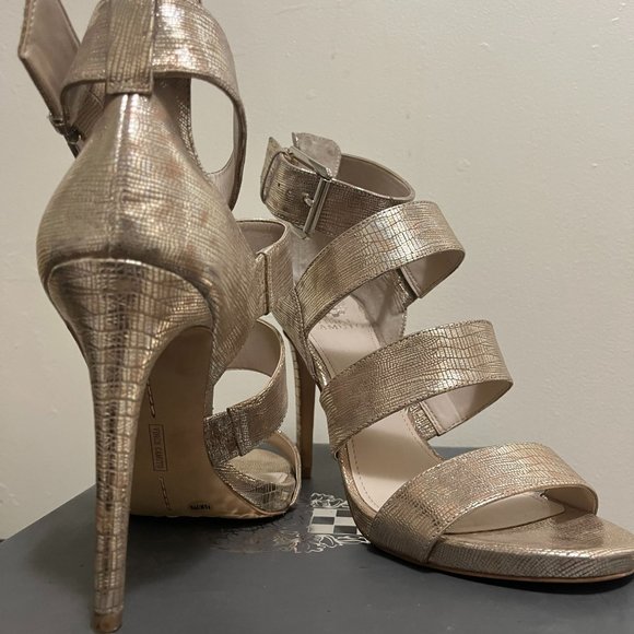 Gold metallic Vince Camuto heels - Picture 3 of 3